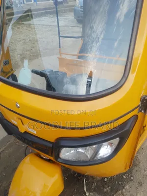 TVS HLX 125 2003 Yellow