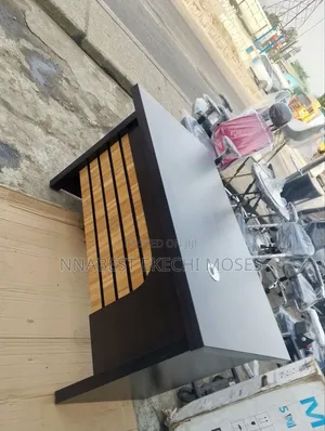 Office Table 4feet Very Comfortable