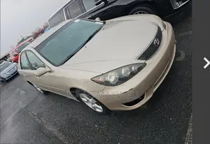 Toyota Camry SE 4dr Sedan (2.4L 4cyl 5A) 2006 Gold