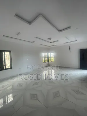 4bdrm Duplex in Vgc By Harris Drive for rent