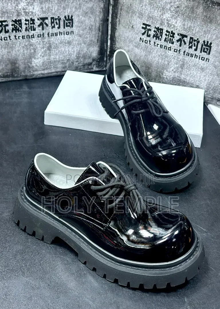 Lurxary Shoe