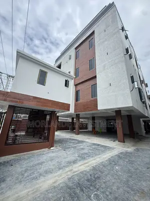 3bdrm Penthouse in Brownstone Estate, Ikate for sale
