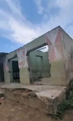 Get 400sqm of Land With German Floor Urgently for Sale in Sango Ota