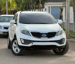 Kia Sportage Base 4dr FWD (2.4L 4cyl 6M) 2013 White