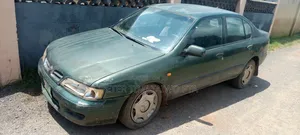 Nissan Primera 2005 Green