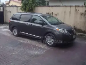 Toyota Sienna 2014 Gray