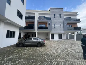 2bdrm Apartment in Ologolo Lekki Lagos for sale