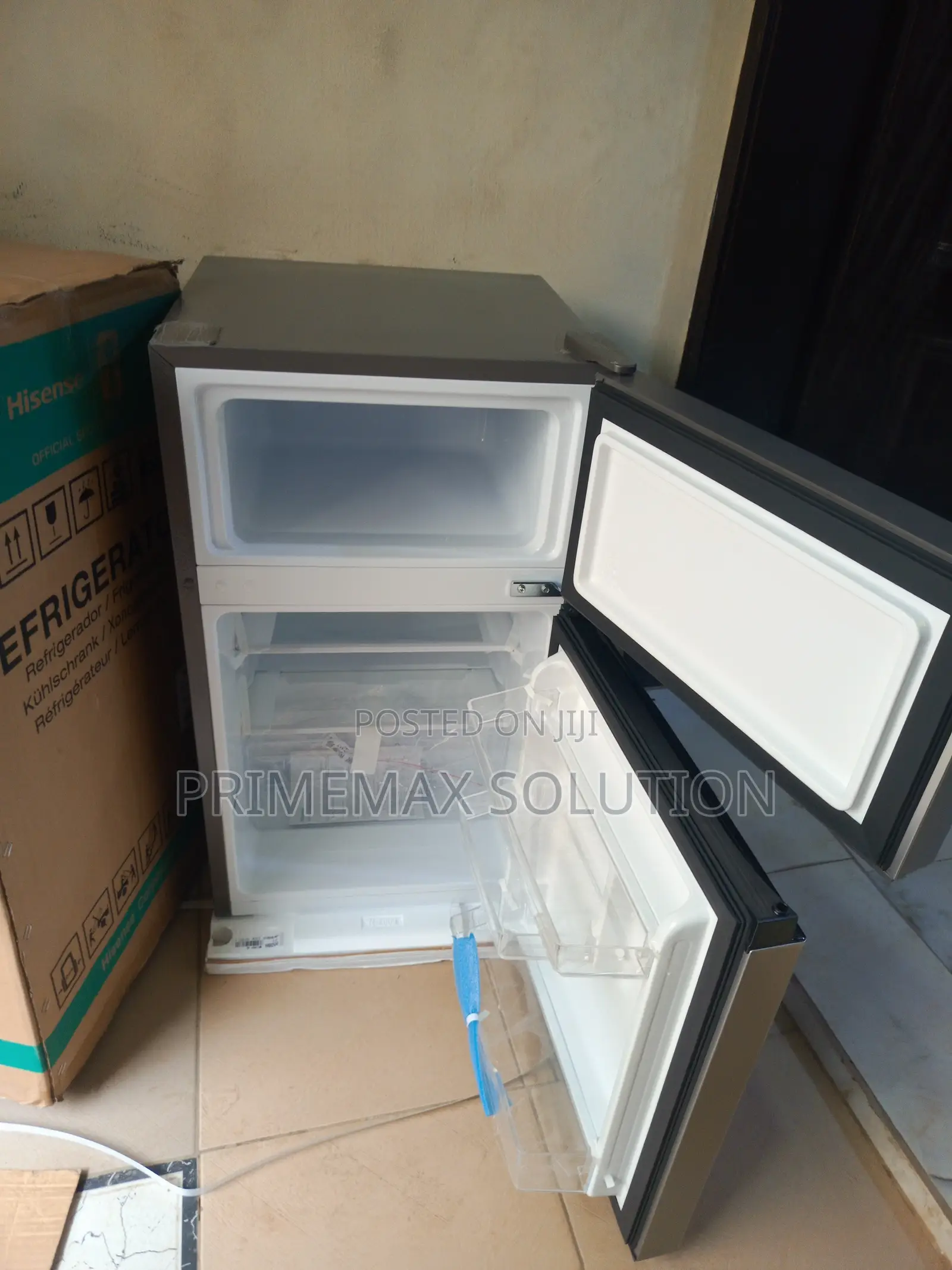 Budget Hisense 120dr Compact Fridge for Small Kitchens