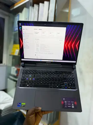Laptop MSI Vector 16 HX AI A2XWIG 16GB Intel Core i7 SSD 1T
