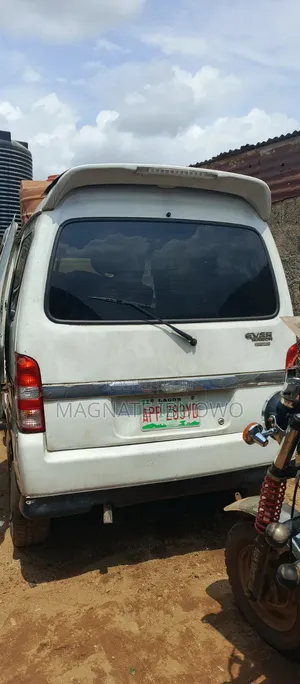 Suzuki APV Minibus 2012 White