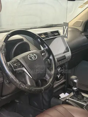 Toyota Land Cruiser Prado 2017 Black
