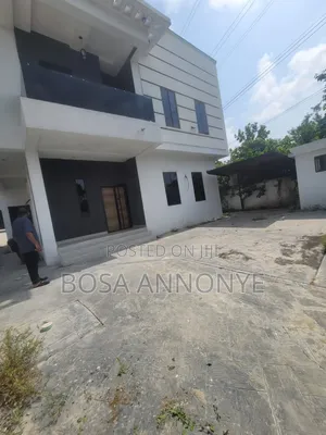 5bdrm Duplex in Thomas Estate for sale