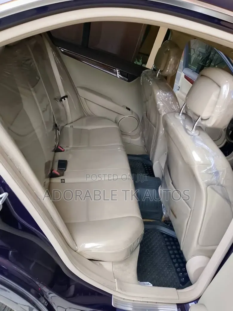 Mercedes-Benz C300 2009 Blue