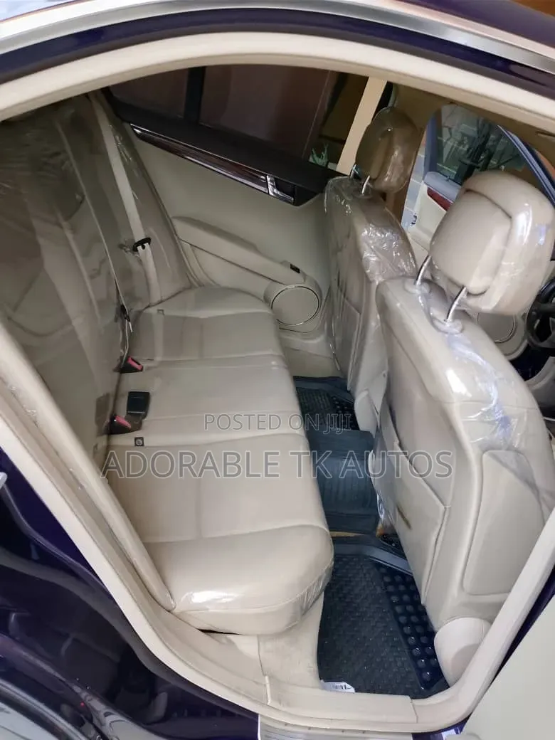 Mercedes-Benz C300 2009 Blue