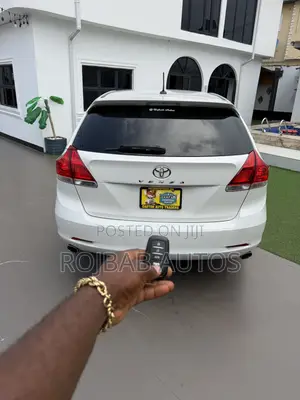 Toyota Venza V6 AWD 2011 White