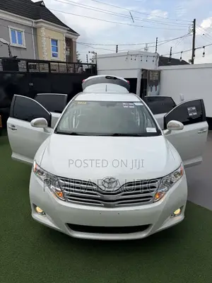 Toyota Venza V6 AWD 2011 White