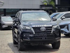 Toyota Hilux 2022 Black