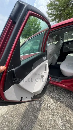 Hyundai Sonata SE 4dr Sedan (2.4L 4cyl 6A) 2015 Red