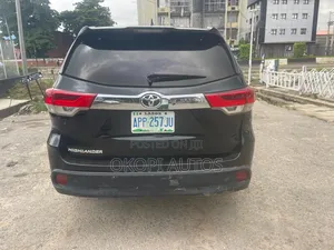 Toyota Highlander 2015 Red