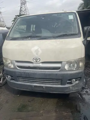 Toyota HiAce 2007 White