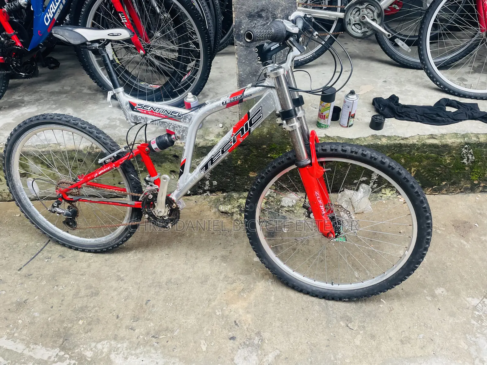 Double Chuck Absover High Frame Crusier Mountain Bicycle