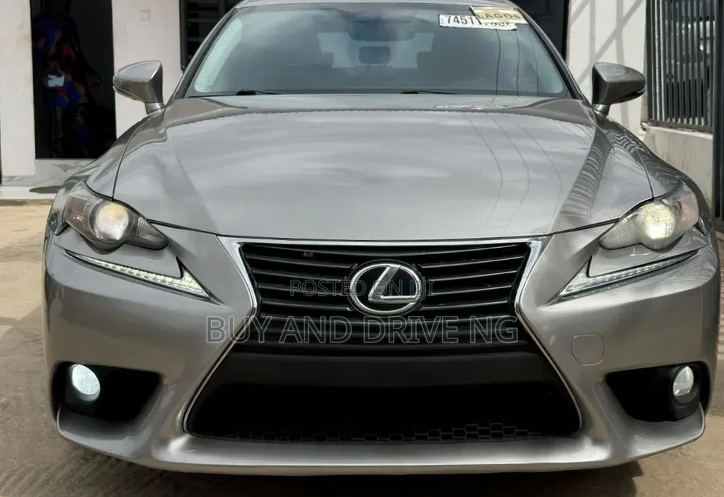 Lexus IS 250 2014 Gold