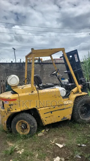 Car 1985 Yellow