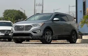 Hyundai Santa Fe Limited w/Saddle Interior 4dr SUV AWD (3.3L 6cyl 6A)