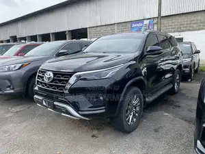 Toyota Fortuner 2023 Black