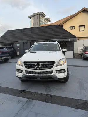 Mercedes-Benz M Class ML350 4MATIC 4dr SUV AWD (3.5L 6cyl 7A) 2015 White
