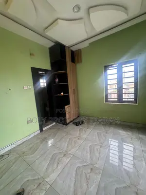 3bdrm Apartment in Olusoji Avenue, Oluyole Estate for rent