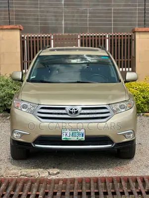 Toyota Highlander 2013 Gold