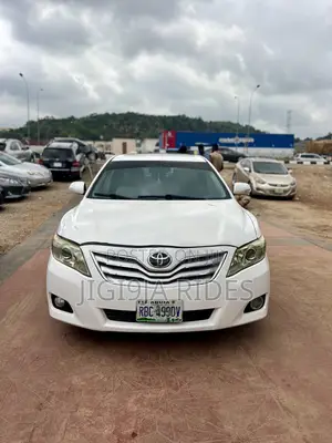 Toyota Camry XLE V6 4dr Sedan (3.5L 6cyl 6AM) 2008 White
