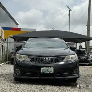 Toyota Camry SE 4dr Sedan (2.5L 4cyl 6A) 2012 Black