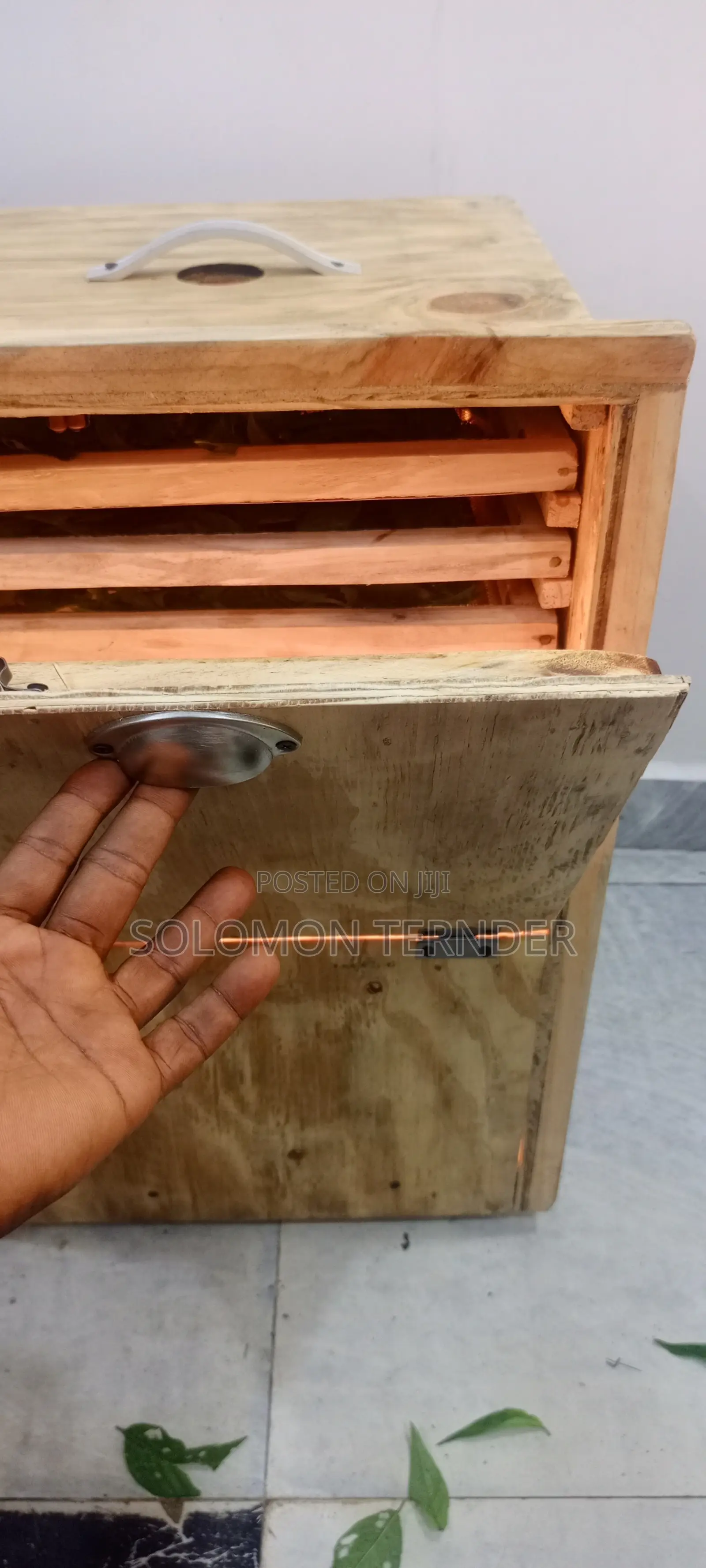 Dehydrator