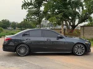 Mercedes-Benz C300 2023 Black