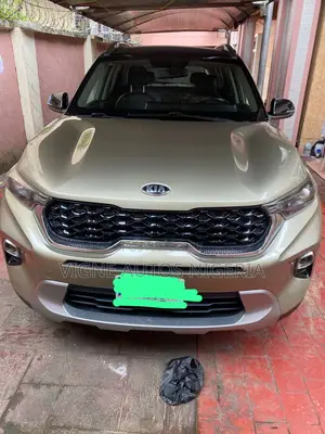 Kia Sonet 1.5 Petrol FWD 2022 Gold