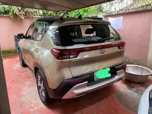 Kia Sonet 1.5 Petrol FWD 2022 Gold