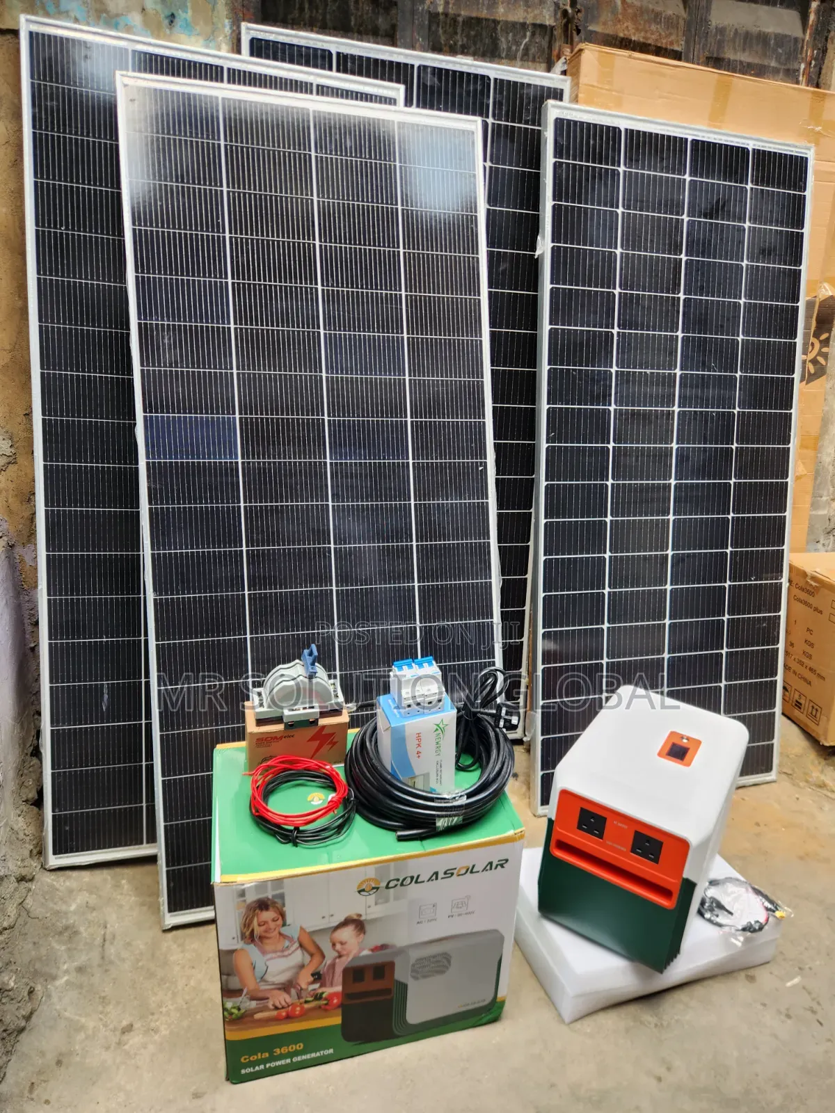 1200w Cola Solar Generator With 3.6kwh Lithium Battery