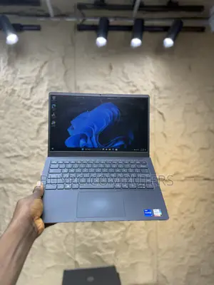 Laptop Dell Vostro 3520 16GB Intel Core i7 SSD 256GB