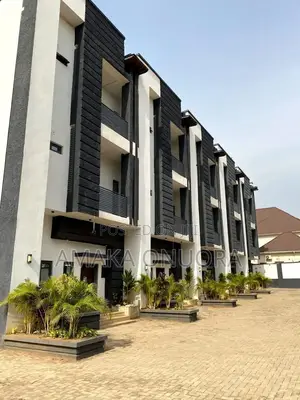 4bdrm Duplex in Gardenia Court, Life Camp for sale