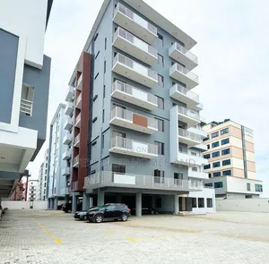 3bdrm Apartment in Lekki Phase 1 for sale