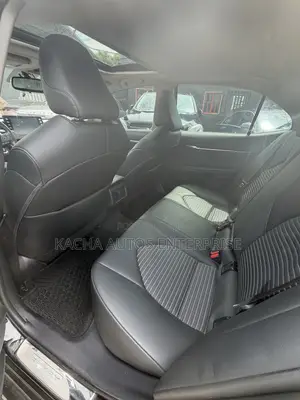 Toyota Camry SE 2023 Black