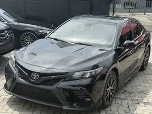 Toyota Camry SE 2023 Black