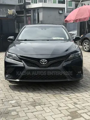 Toyota Camry SE 2023 Black
