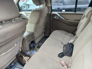 Nissan Pathfinder 2006 Brown