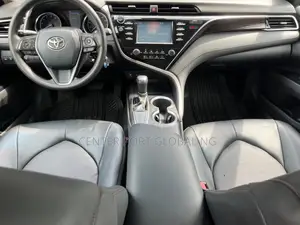 Toyota Camry LE FWD (2.5L 4cyl 8AM) 2018 Red