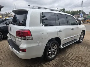Lexus LX 570 AWD 2013 White