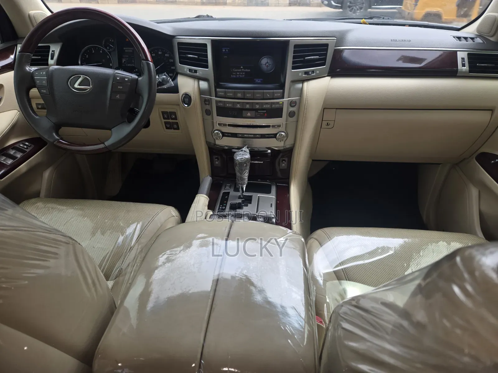 Lexus LX 570 AWD 2013 White