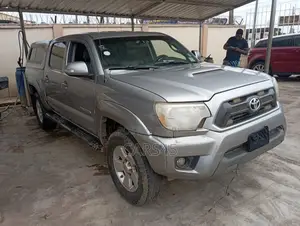 Toyota Tacoma 2014 Gray